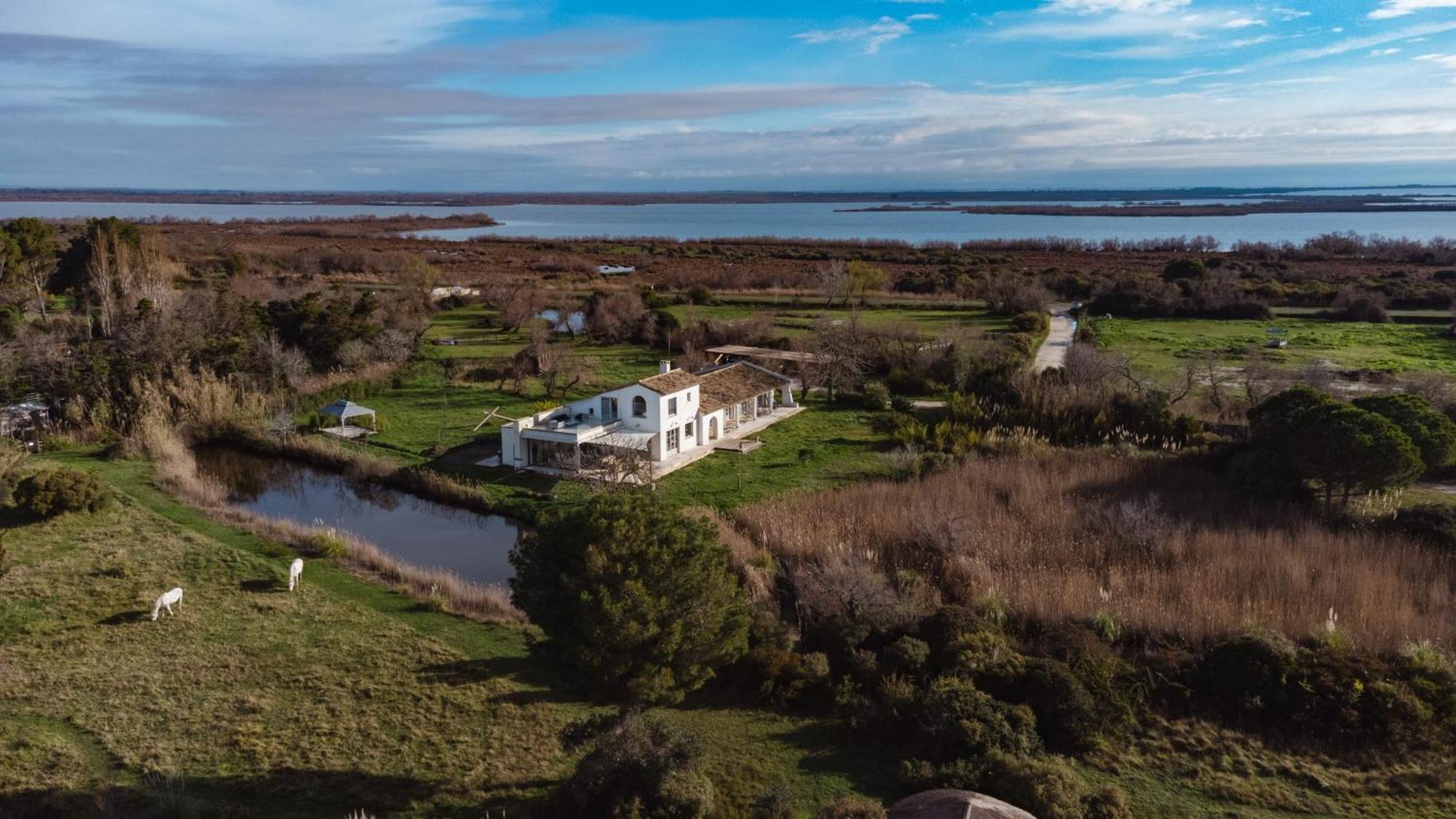Mas Du Couvin, En Camargue Bed & Breakfast