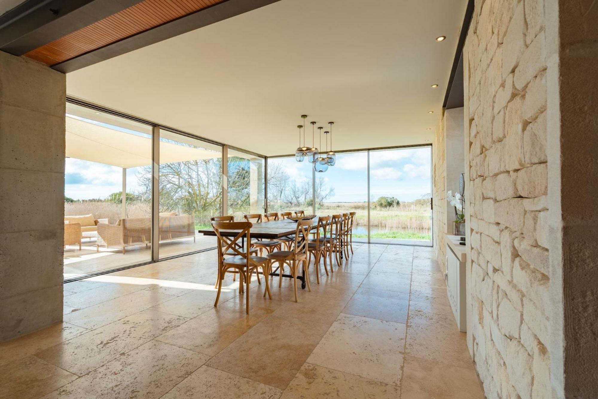 Bed & Breakfast Mas Du Couvin, En Camargue 5*